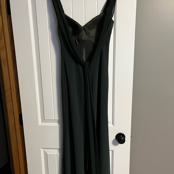 Green Backless Gown - Picture 6 of 6